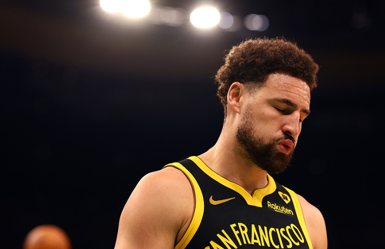 米乐-美媒为历史SG分档:乔丹科比1档 韦登艾2档 麦迪4档 克莱米球5档